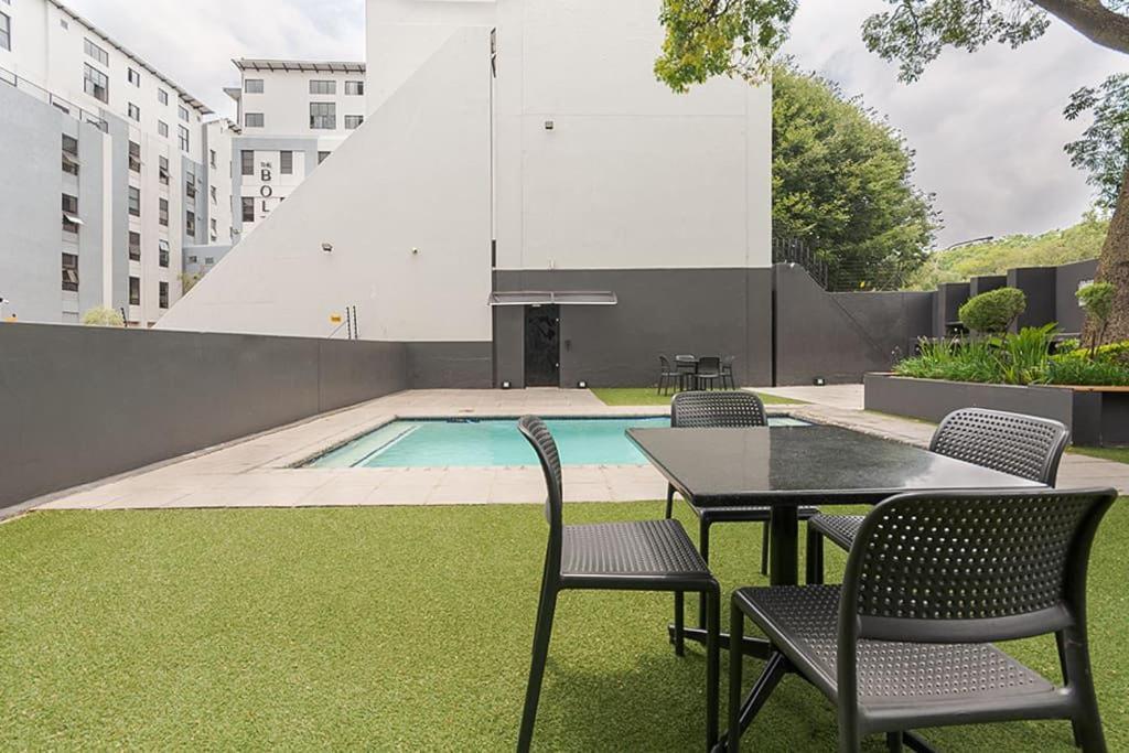 יוהנסבורג Urban Oasis Apartments At The Bolton מראה חיצוני תמונה